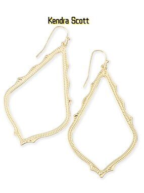 Sophee Drop Earrings in Gold